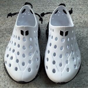 *Like New* Kane Revive Kids Shoe - Unisex